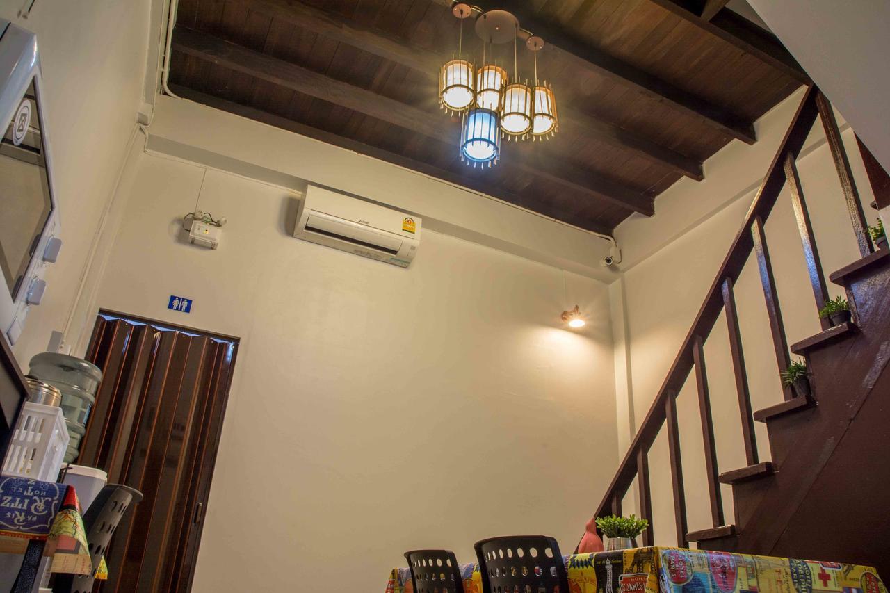 Traveller Hostel Chanthaburi (Adults Only) Экстерьер фото